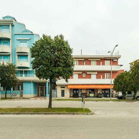 Appartamento A Pochi Passi Dal Mare Каорле Екстериор снимка