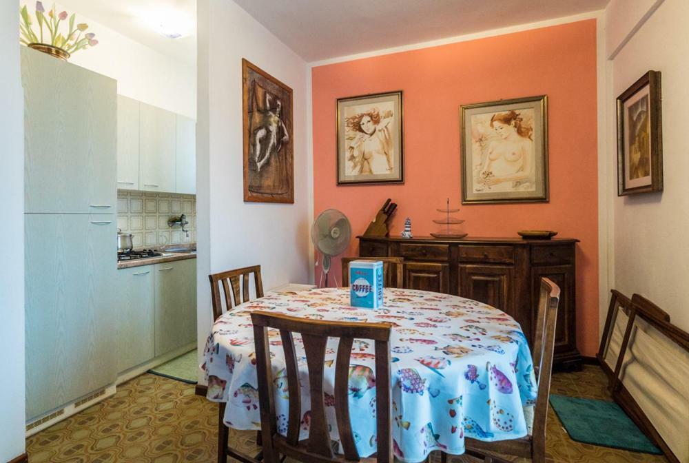 Appartamento A Pochi Passi Dal Mare Каорле Екстериор снимка