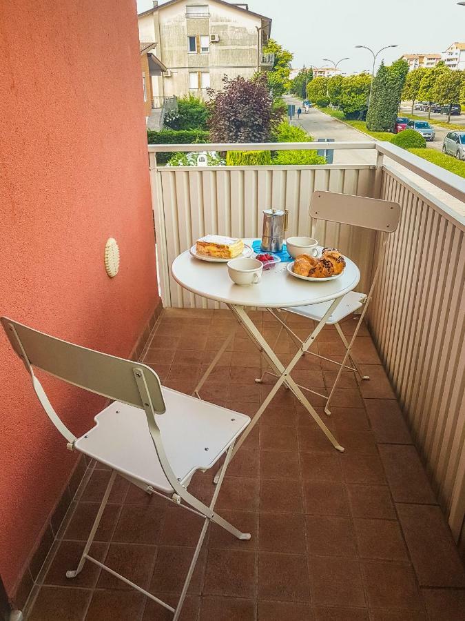 Appartamento A Pochi Passi Dal Mare Каорле Екстериор снимка